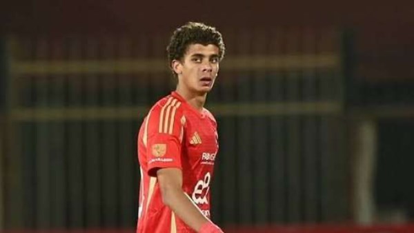 لأهلي يضع شرطًا ماليًا يوقف انتقال عبد الكريم إلى برشلونة